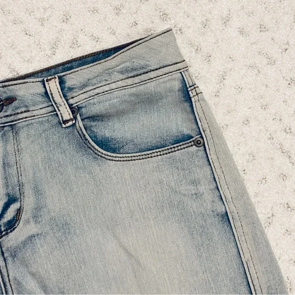 Rue 21 Bleached Acid Wash Denim Shorts Womens Size 7 Blue Jean Stretch Festival - Picture 7 of 9